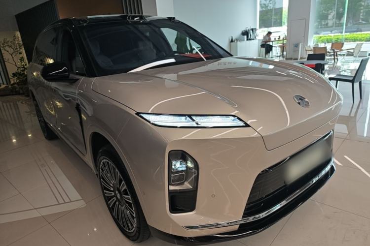 Used Nio ES8 2026 Model 6-seat Executive Luxury Edition Front Right 45 Deg