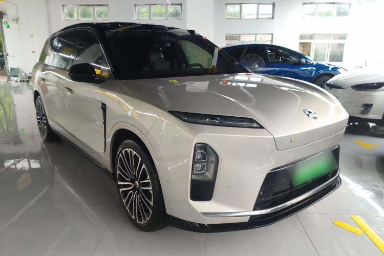 Used Nio ES8 2026 Model 6-seat Executive Signature Edition Front Right 45 Deg