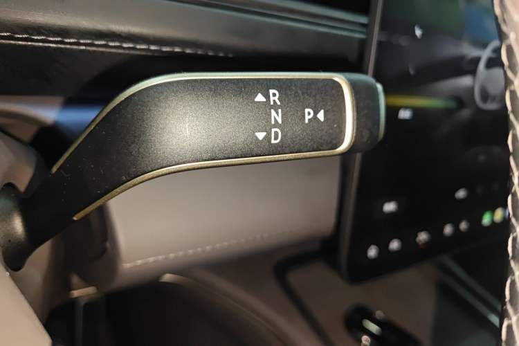 Used Nio ES8 2026 Model 6-seat Executive Signature Edition Gear Lever