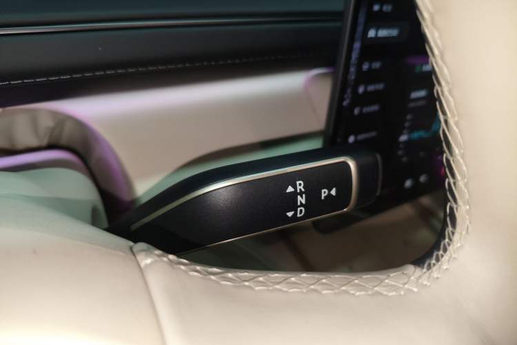 Used Nio ES8 2026 Model 6-seat Executive Signature Edition Gear Lever