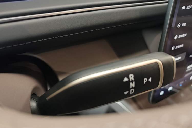 Used Nio ES8 2026 Model 6-seat Executive Luxury Edition Gear Lever