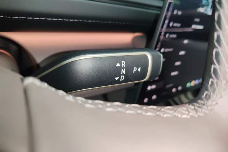 Used Nio ES8 2026 Model 6-seat Executive Signature Edition Gear Lever
