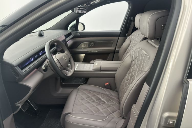 Used Nio ES8 2026 Model 6-seat Executive Signature Edition Interior 5