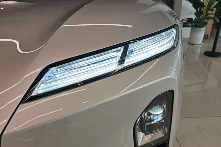 Used Nio ES8 2026 Model 6-seat Executive Luxury Edition Left Front Headlight