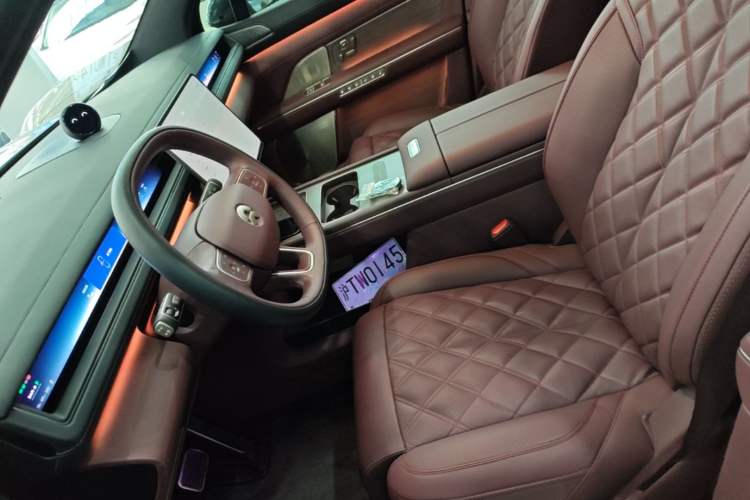 Used Nio ES8 2026 Model 6-seat Executive Signature Edition Left Front Seat