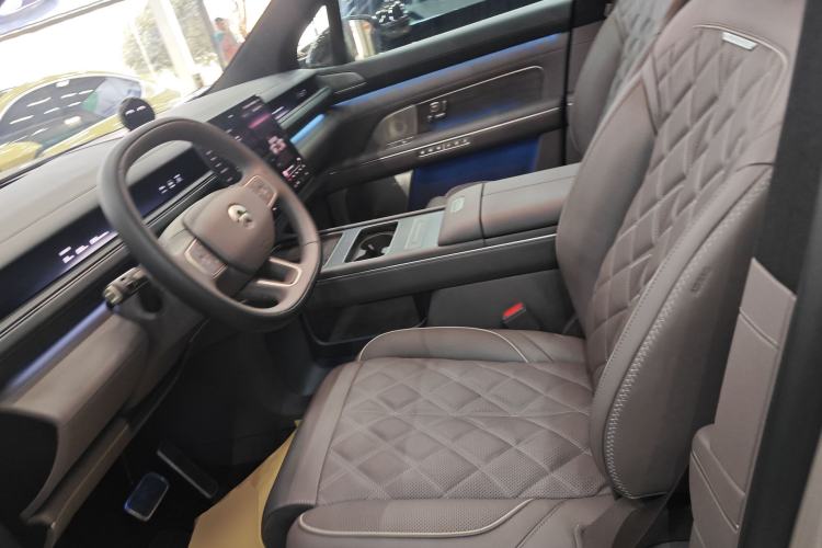 Used Nio ES8 2026 Model 6-seat Executive Signature Edition Left Front Seat