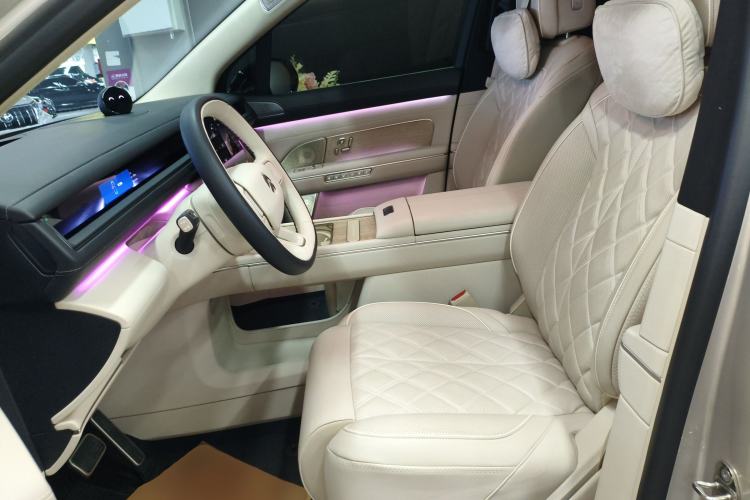 Used Nio ES8 2026 Model 6-seat Executive Signature Edition Left Front Seat