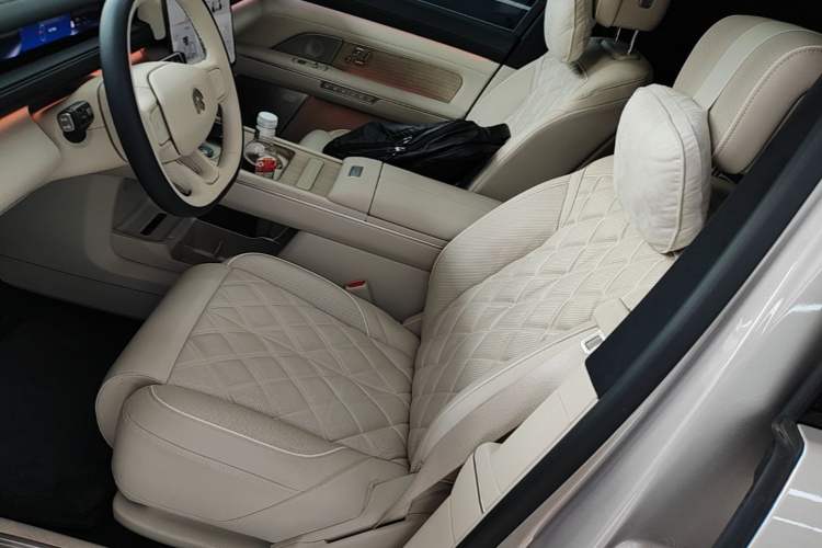 Used Nio ES8 2026 Model 6-seat Executive Signature Edition Left Front Seat