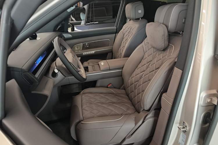 Used Nio ES8 2026 Model 6-seat Executive Luxury Edition Left Front Seat