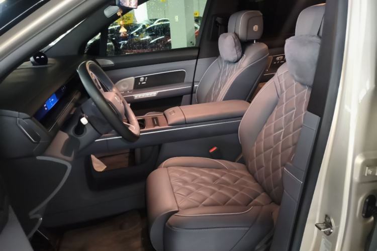 Used Nio ES8 2026 Model 6-seat Executive Signature Edition Left Front Seat
