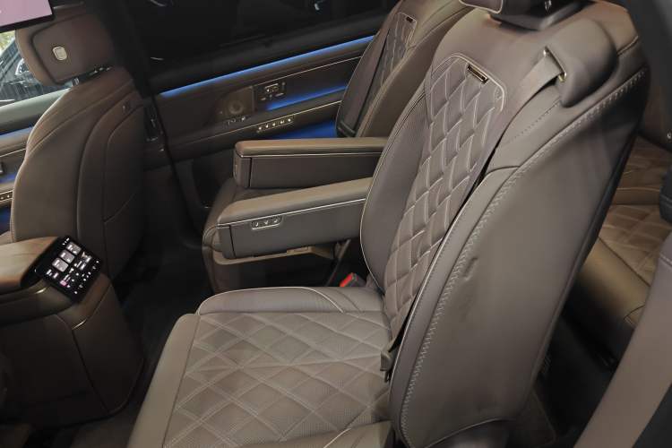 Used Nio ES8 2026 Model 6-seat Executive Signature Edition Left Rear Seat