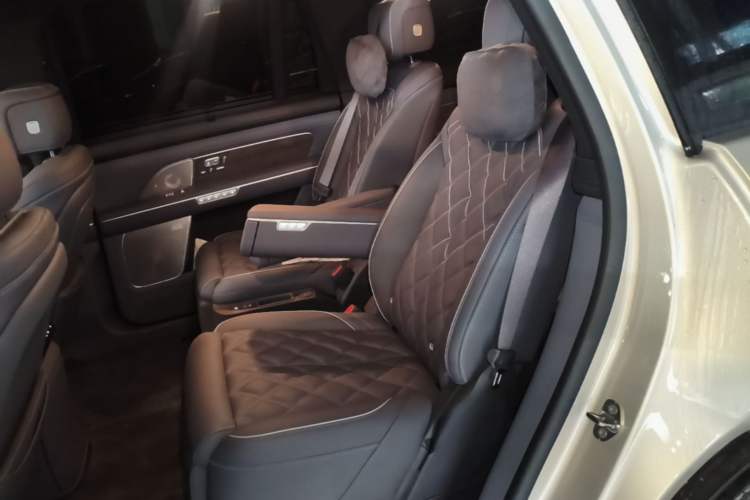 Used Nio ES8 2026 Model 6-seat Executive Signature Edition Left Rear Seat