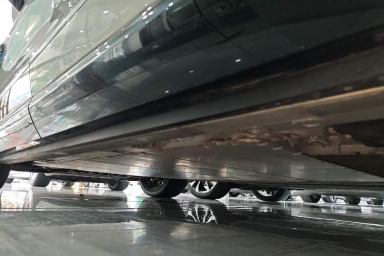 Used Nio ES8 2026 Model 6-seat Executive Signature Edition Left Side Sill