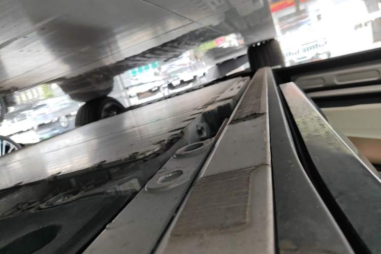 Used Nio ES8 2026 Model 6-seat Executive Signature Edition Left Side Sill
