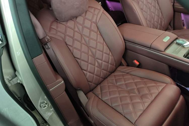 Used Nio ES8 2026 Model 6-seat Executive Signature Edition Right Front Seat