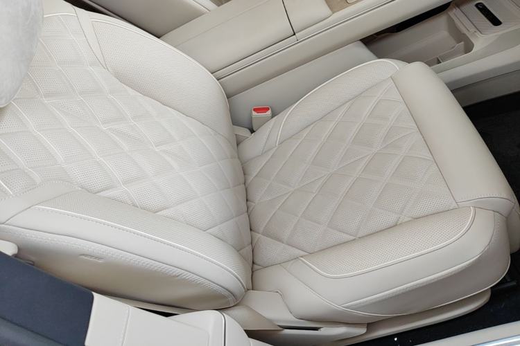 Used Nio ES8 2026 Model 6-seat Executive Signature Edition Right Front Seat