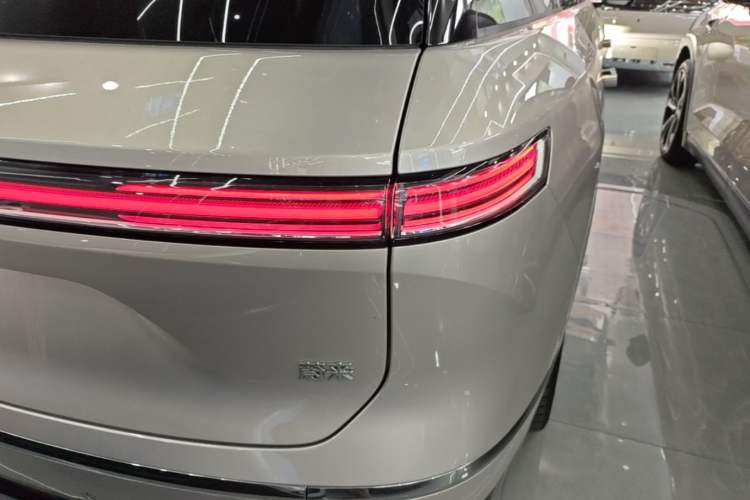 Used Nio ES8 2026 Model 6-seat Executive Signature Edition Right Rear Taillight