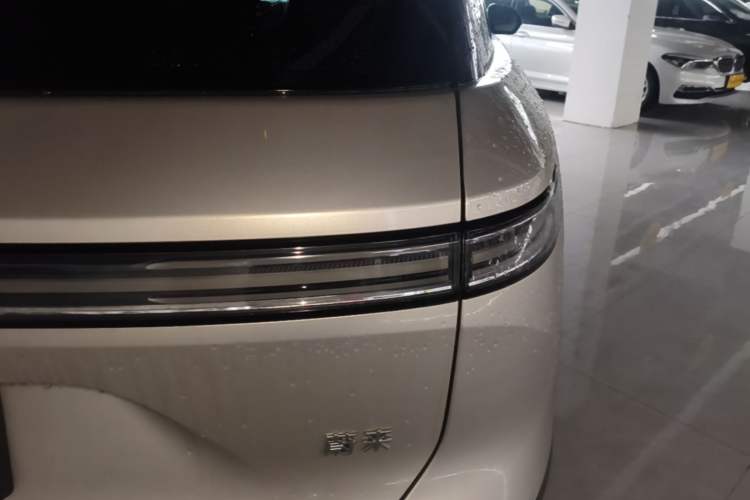 Used Nio ES8 2026 Model 6-seat Executive Signature Edition Right Rear Taillight