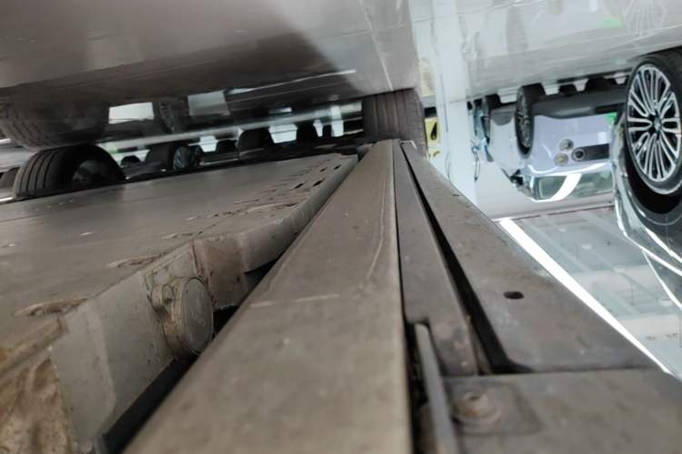 Used Nio ES8 2026 Model 6-seat Executive Signature Edition Right Side Sill