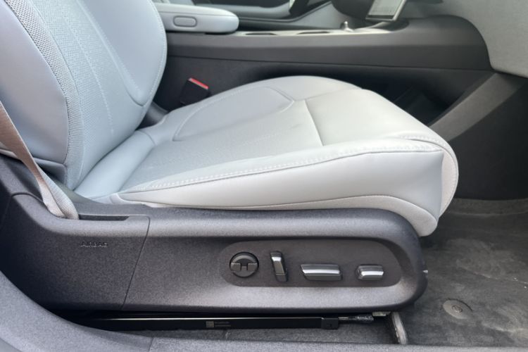 Used Nio ET5 2024 75 kWh Interior 10