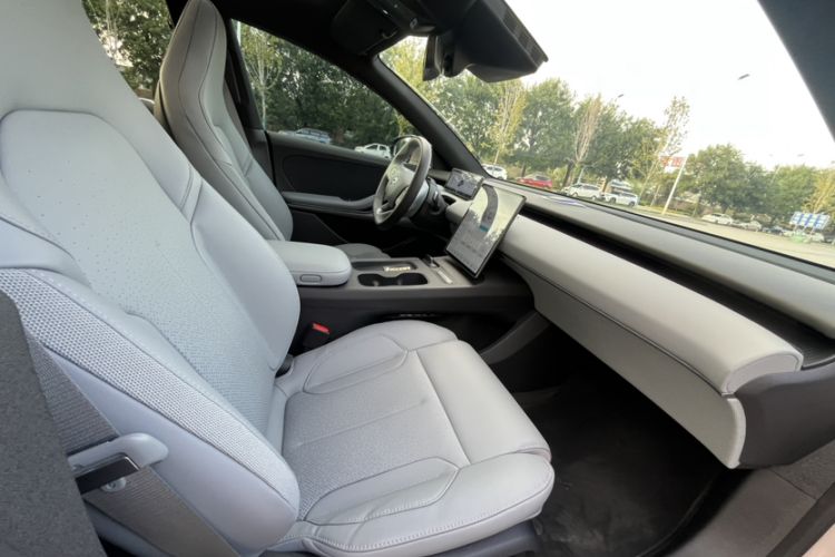 Used Nio ET5 2024 75 kWh Interior 11