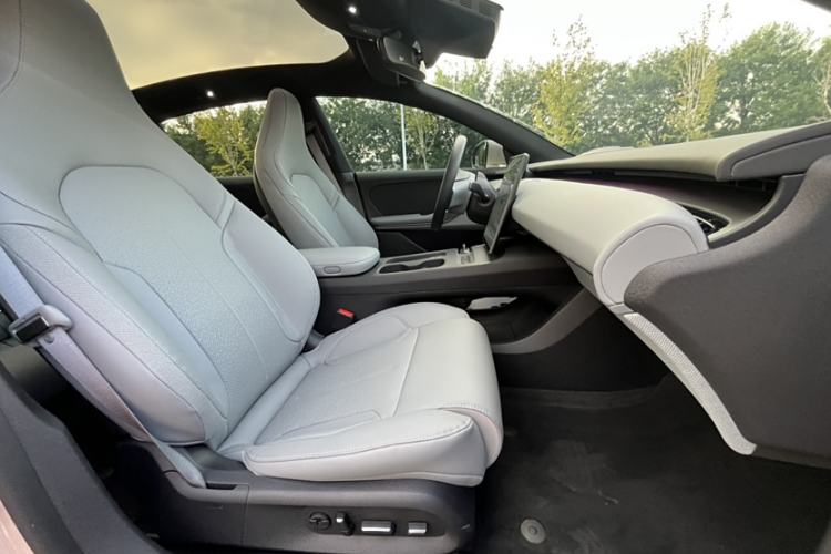 Used Nio ET5 2024 75 kWh Interior 12