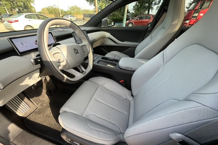 Used Nio ET5 2024 75 kWh Interior 6