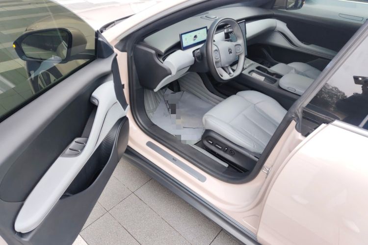 Used Nio ET5 2022 75 kWh Driver Seat
