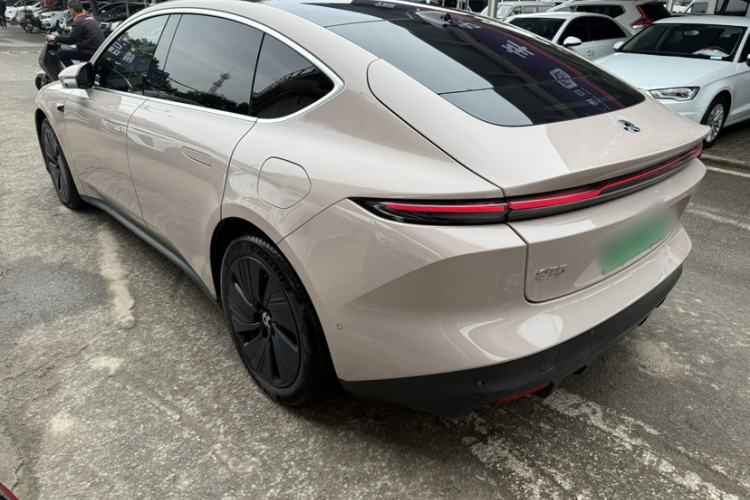 Used Nio ET5 2022 75 kWh Exterior 2