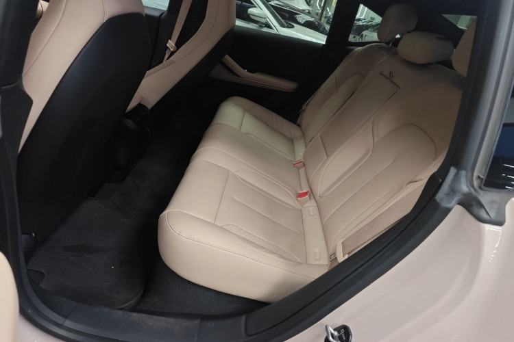 Used Nio ET5 2022 75 kWh Left Rear Seat