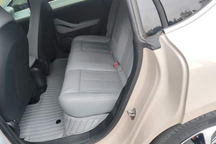 Used Nio ET5 2022 75 kWh Left Rear Seat