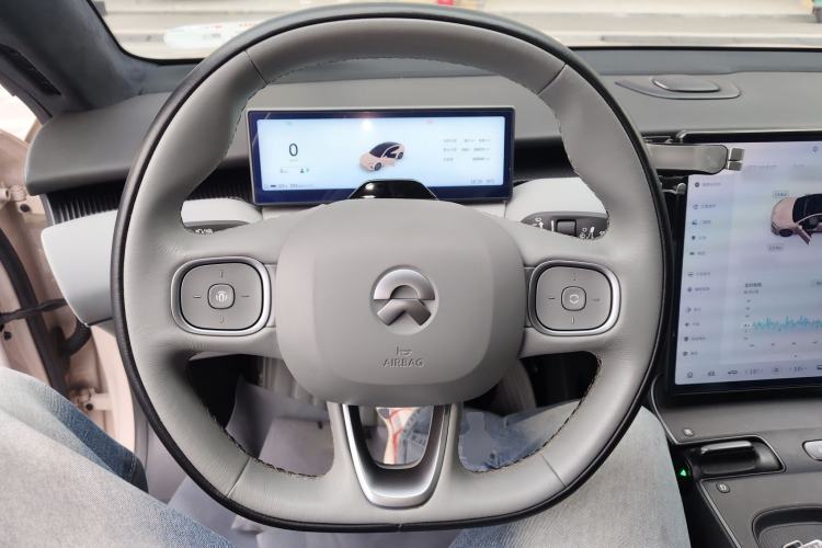 Used Nio ET5 2022 75 kWh Steering Wheel
