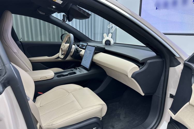 Used Nio ET5 2022 75 kWh Interior 11