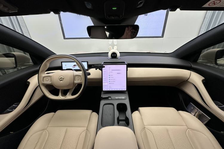 Used Nio ET5 2022 75 kWh Interior 3
