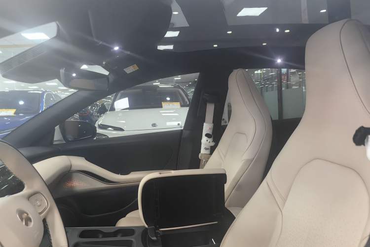 Used Nio ET5 2024 100 kWh Interior 6