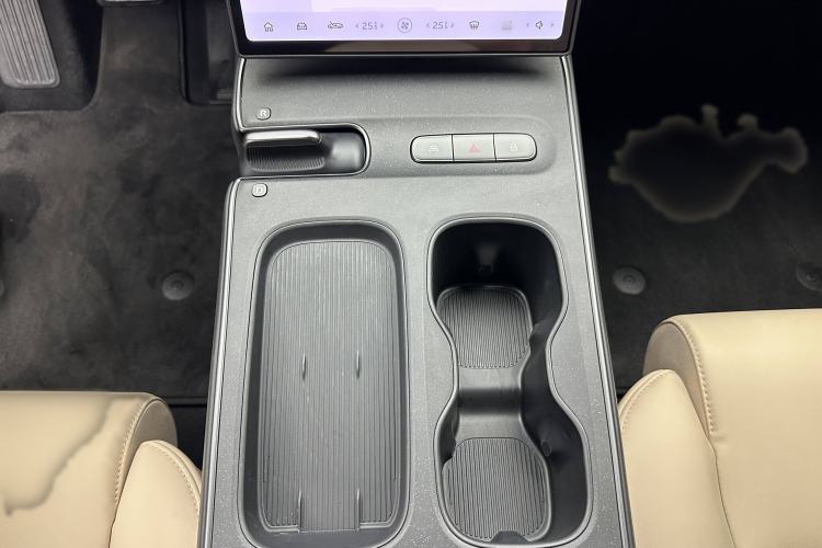 Used Nio ET5 2022 75 kWh Interior 7