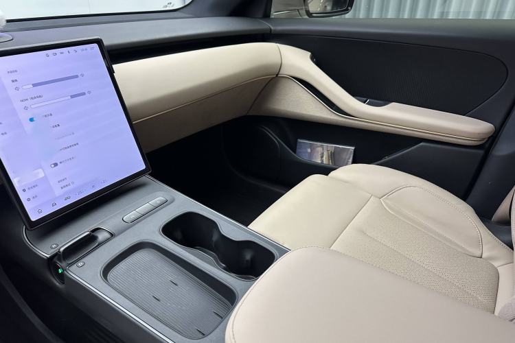 Used Nio ET5 2022 75 kWh Interior 9