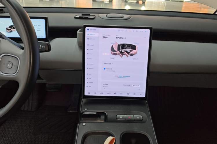 Used Nio ET5 2022 75 kWh Audio And AC Panel