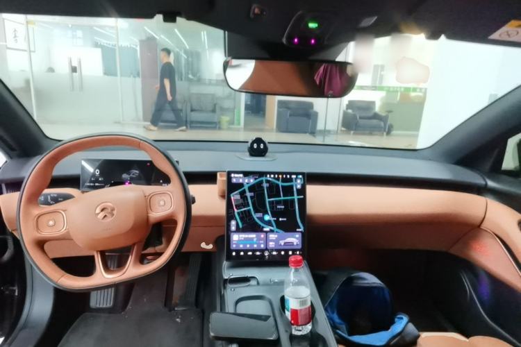 Used Nio ET5 2022 75 kWh Center Console