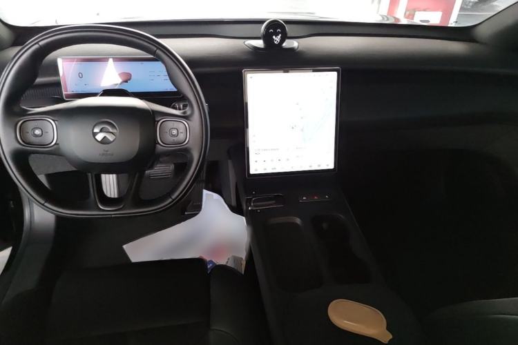 Used Nio ET5 2022 75 kWh Center Console
