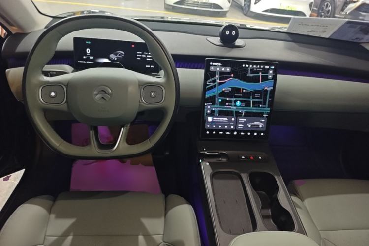 Used Nio ET5 2022 75 kWh Center Console