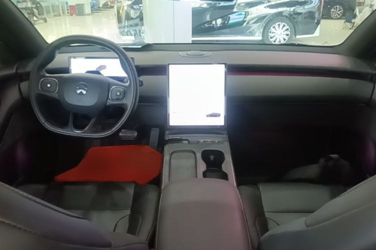 Used Nio ET5 2022 75 kWh Center Console