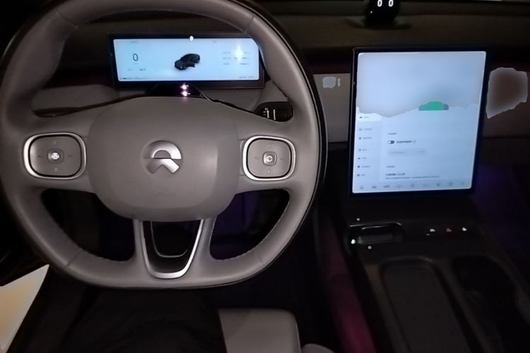 Used Nio ET5 2022 75 kWh Center Console