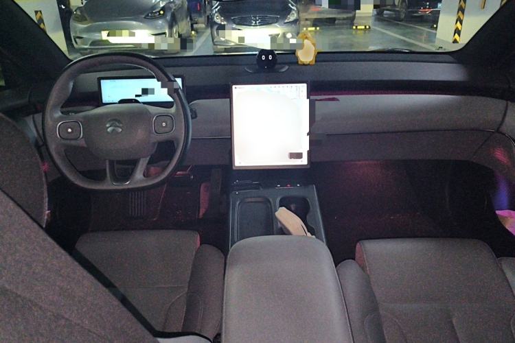 Used Nio ET5 2022 75 kWh Center Console