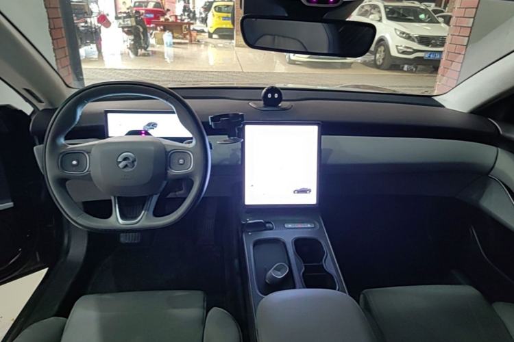 Used Nio ET5 2022 75 kWh Center Console