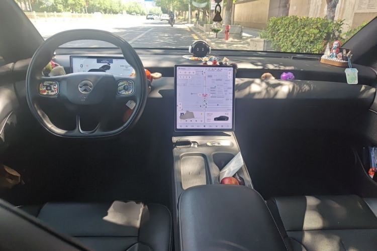 Used Nio ET5 2022 75 kWh Center Console