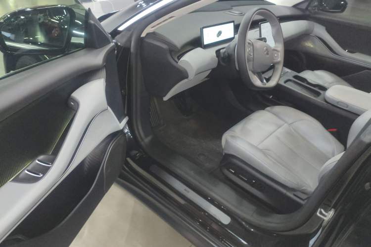 Used Nio ET5 2022 75 kWh Driver Seat