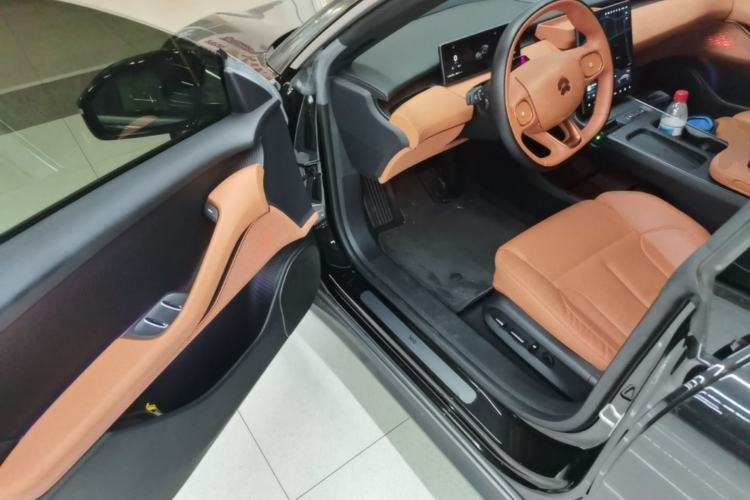 Used Nio ET5 2022 75 kWh Driver Seat
