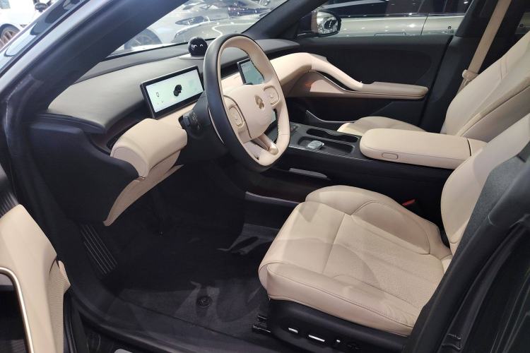 Used Nio ET5 2022 75 kWh Driver Seat