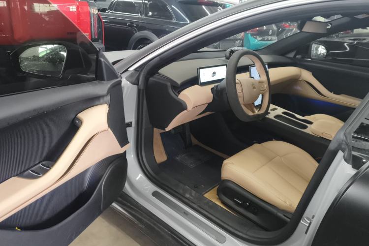 Used Nio ET5 2022 75 kWh Driver Seat